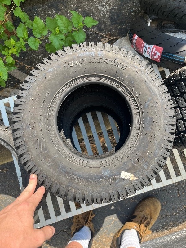 lot 379 image: Carlisle Turf Master Tire  21560-8 74A4