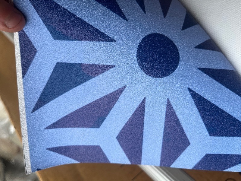 lot 114 image: XL Roll of Wall Art Material - Blue Beautiful Design