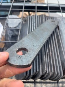 lot 172 image: Bundle of 20 Heavy Duty Steel Braces - 10 x 2  1 Holes