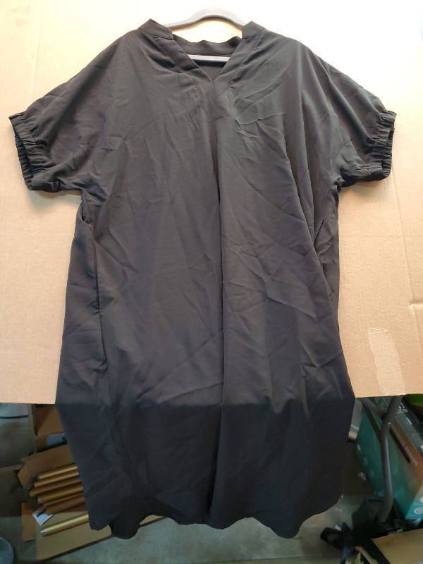 lot 38020 image: Black Short Sleeve Shift Dress, 2XL - Retail $18