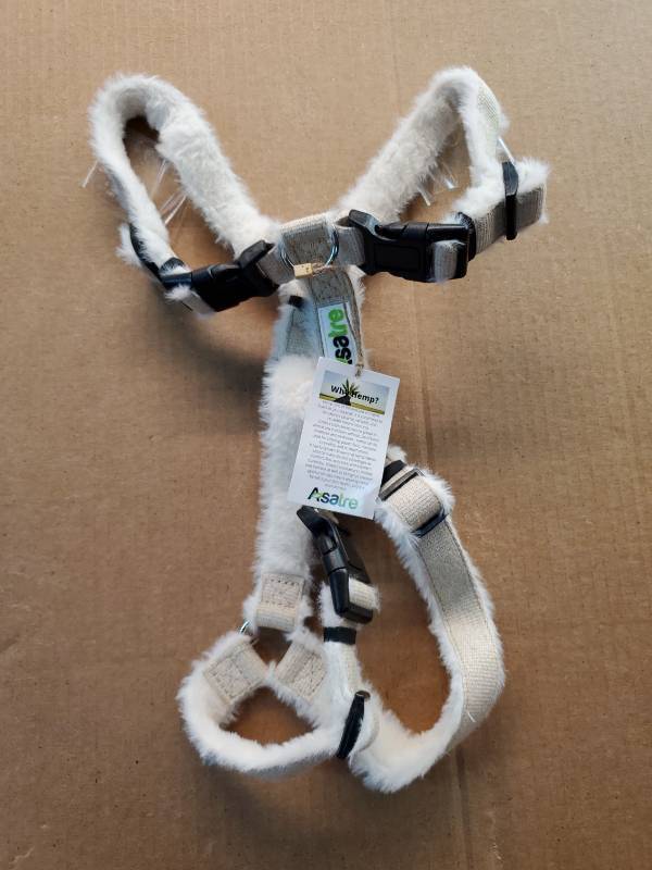 lot 38027 image: Hemp Dog Harness with Fleece Lining for BigMedium Dogs - Retail $25