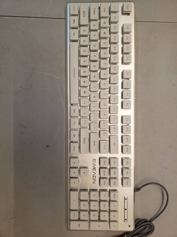 lot 17247 image: Wired USB Full-Size Keyboard - Retail $15