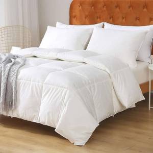 lot 38729 image: Oaken-Cat Queen Feathers Down Comforter,Medium Warm All-Season Duvet Insert - Retail $80