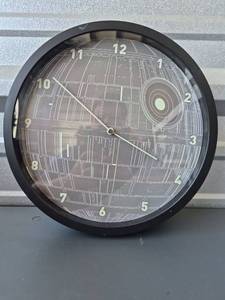 lot 113 image: Star Wars Death Star Wall Clock 036080