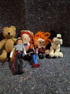 lot 155 image: Lot of 5 Stuffed Plush Dolls Teddy Bear Raggedy Ann Dog Character Figures