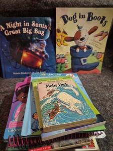 lot 161 image: Childrens Picture Book Lot 12 Books Including Cat in the Hat Dr. Seuss