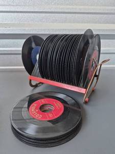 lot 228 image: Lot of Several Vinyl 45 RPM Records with Wire Spool Rack - See All Pictures for Contents