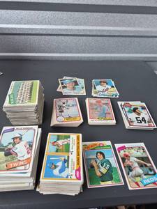 lot 230 image: Large Lot Baseball Cards 1970s-1980s Including Team Sets