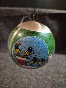 lot 409 image: Peanuts Christmas Ornament Ball Set Four Colly Birds Partridge Pear Tree Turtle Doves 1980