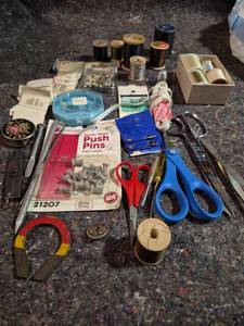 lot 416 image: Sewing & Needlework Supplies Lot Scissors Pins Thread Thimble