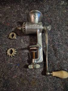 lot 422 image: Universal No. 2 Pipe Cutter