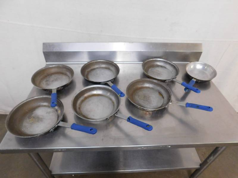 lot 728 image: 7 Skillets