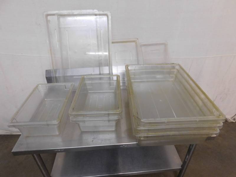 lot 731 image: 6 Plastic Pans & 4 Lids