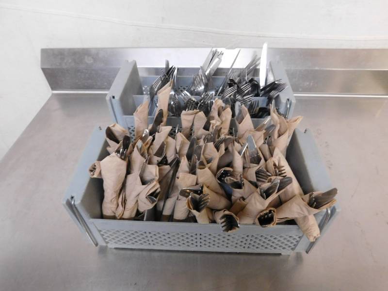 lot 732 image: 2 Cambro Flatware Caddies and Flatware