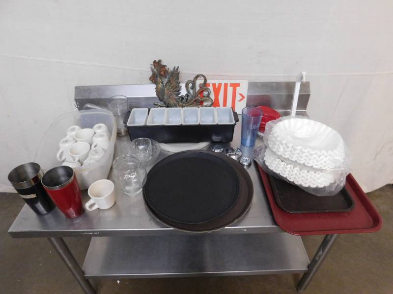 lot 737 image: Coffee Cups, Trays and Miscellaneous