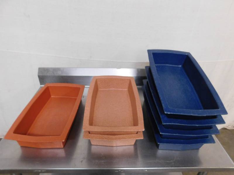 lot 755 image: 7 Bugambilia Pans