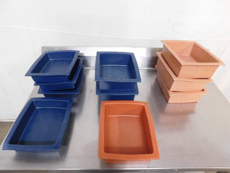 lot 758 image: 10 Bugambilia Pans