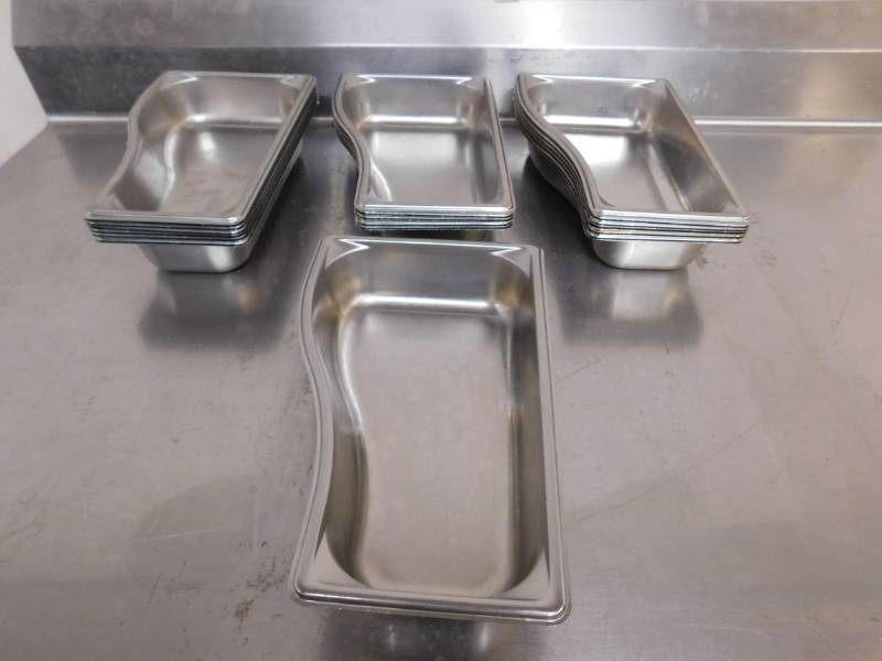 lot 764 image: 19 Pans