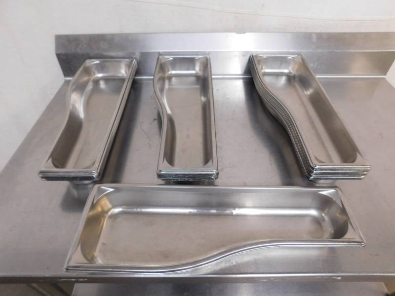 lot 766 image: 25 Pans