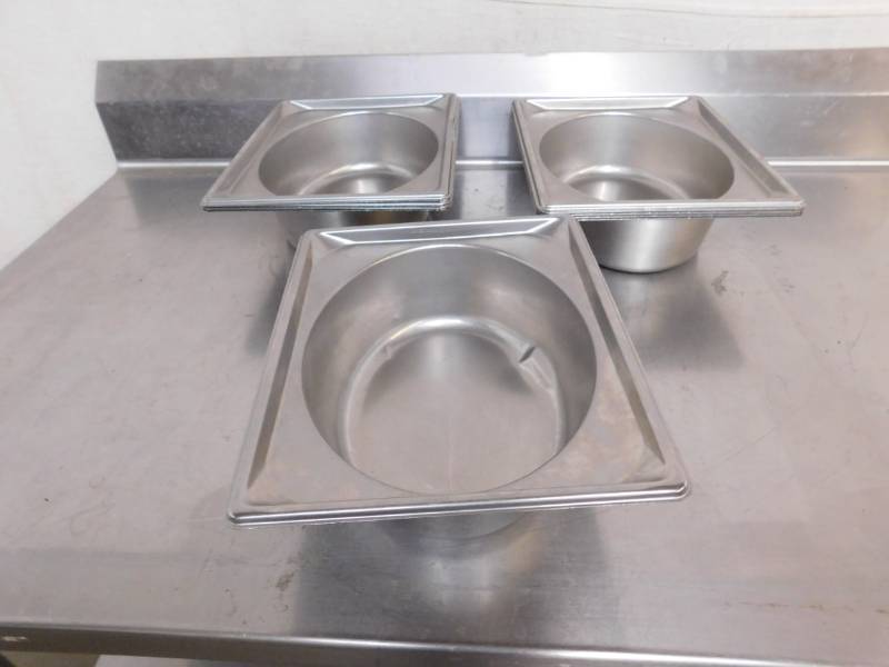 lot 768 image: 8 Pans