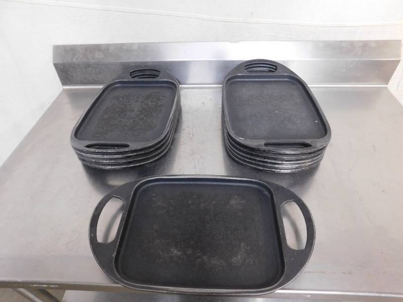 lot 772 image: Fundex Hot Serving Trays