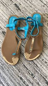 lot 160 image: Sandals T-Strap Thong Blue Turquoise Gold Metallic Heart Charm 8.5&nbsp