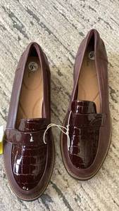 Clarks Women's Loafers Size 9.5 Burgundy Patent Crocodile&nbsp;