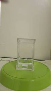 lot 213 image: Clear Glass Square Container with Lid -