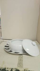 lot 219 image: White Ceramic Covered Serving Bowl with Lid  -