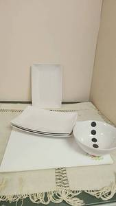 lot 223 image: White Ceramic Dinnerware Set 4 Pieces Plates and Bowl -&nbsp