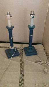 lot 260 image: Pair of Table Lamps with Teal Base and White Column -&nbsp