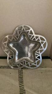 lot 274 image: Star-Shaped Decorative tray with Openwork Design -