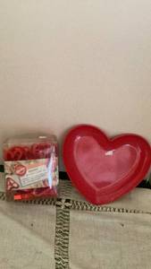 lot 283 image: Red Heart-Shaped Plate and Cookie Cutter Set -