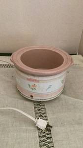 lot 284 image: Rival Crock-Pot Slow Cooker Pink Ceramic Bowl with no lid -&nbsp
