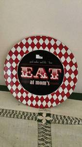lot 301 image: Decorative Wall Plate Eat at Moms Red White Diamond Pattern -&nbsp