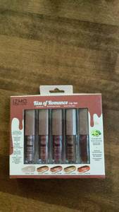 lot 316 image: IZMO Kiss of Romance Lip Set 5-Piece Lip Gloss Collection