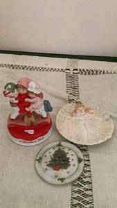 lot 320 image: 3-Piece Christmas Ceramic Decorative Set with Figurines and Dishes -&nbsp