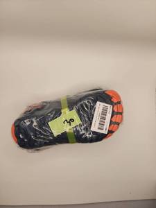 lot 67675 image: Kids Minimalist Quick-Dry Water Shoes Size 13