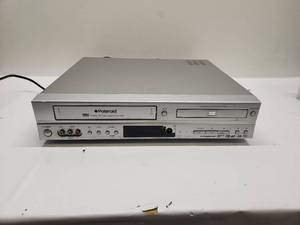 lot 7 image: Polaroid VHS 4 Head Hi-Fi Video Cassette Recorder with DVD Player DVC-2000