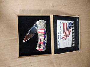 lot 61132 image: John F. Kennedy commemorative presidential folding pocket knife