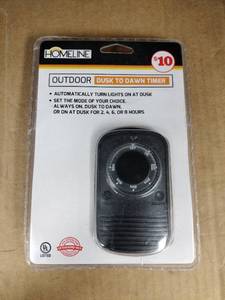 lot 61138 image: Homeline Outdoor Dusk to Dawn Timer
