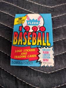 lot 61241 image: 1990 Fleer Baseball Wax Pack Sealed -  10 Packs - 150 Cards