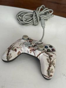 lot 61121 image: PowerA Mini Pro EX Wired Controller for the Xbox 360