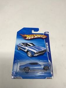 lot 61152 image: 2009 Hot Wheels Muscle Mania series light blue 69 Chevelle