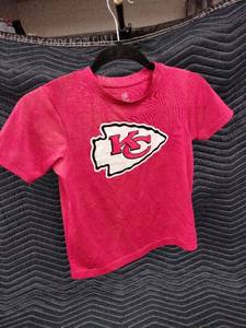 lot 1020 image: NFL Team Apparel Kansas City Chiefs youth short-sleeve t-shirt