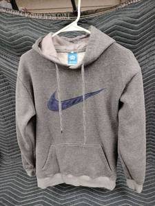 lot 1056 image: vintage Nike pullover hoodie - XL