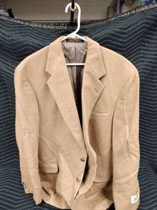 lot 1081 image: tailored tan camel hair sport coat Made in Slovakia