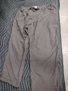 lot 1095 image: TravelSmith mens extra-large relaxed-fit charcoal grey wide-leg nylon cargo trousers