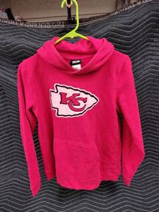 lot 1099 image: Outerstuff Kansas City Chiefs youth prime hoodie - L