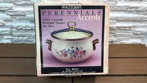 lot 32 image: Pfaltzgraff Perennials Accents 2.5QT Casserole Tea Rose Porcelain Enamel on Steel
